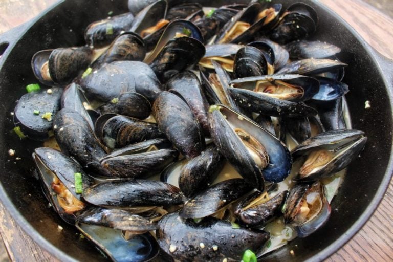 Steamed Mussels in Beer Over The Fire Cooking