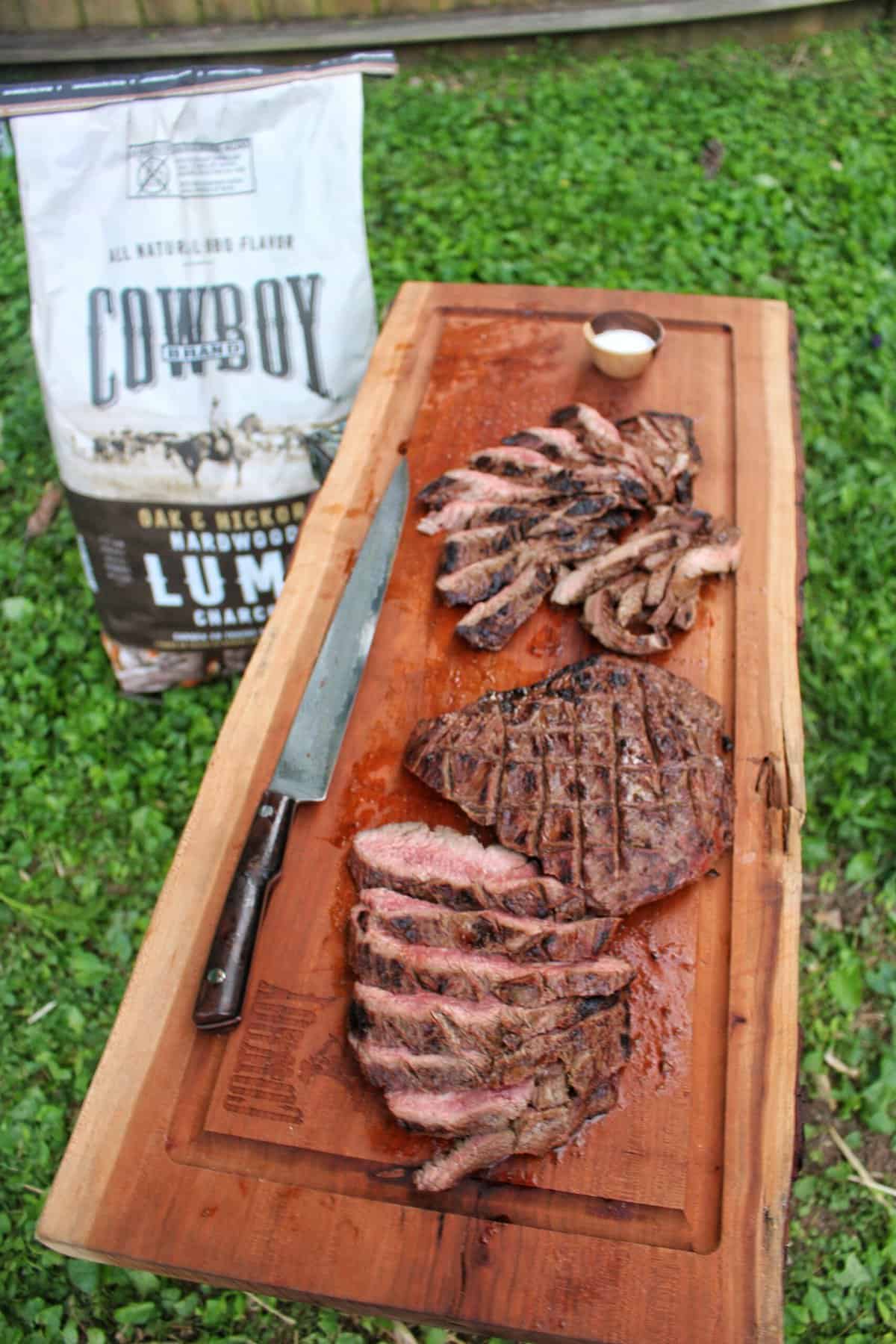 grilled carne asada sliced and ready to serve