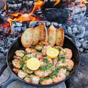 Garlic Shrimp Scampi ready to be served.