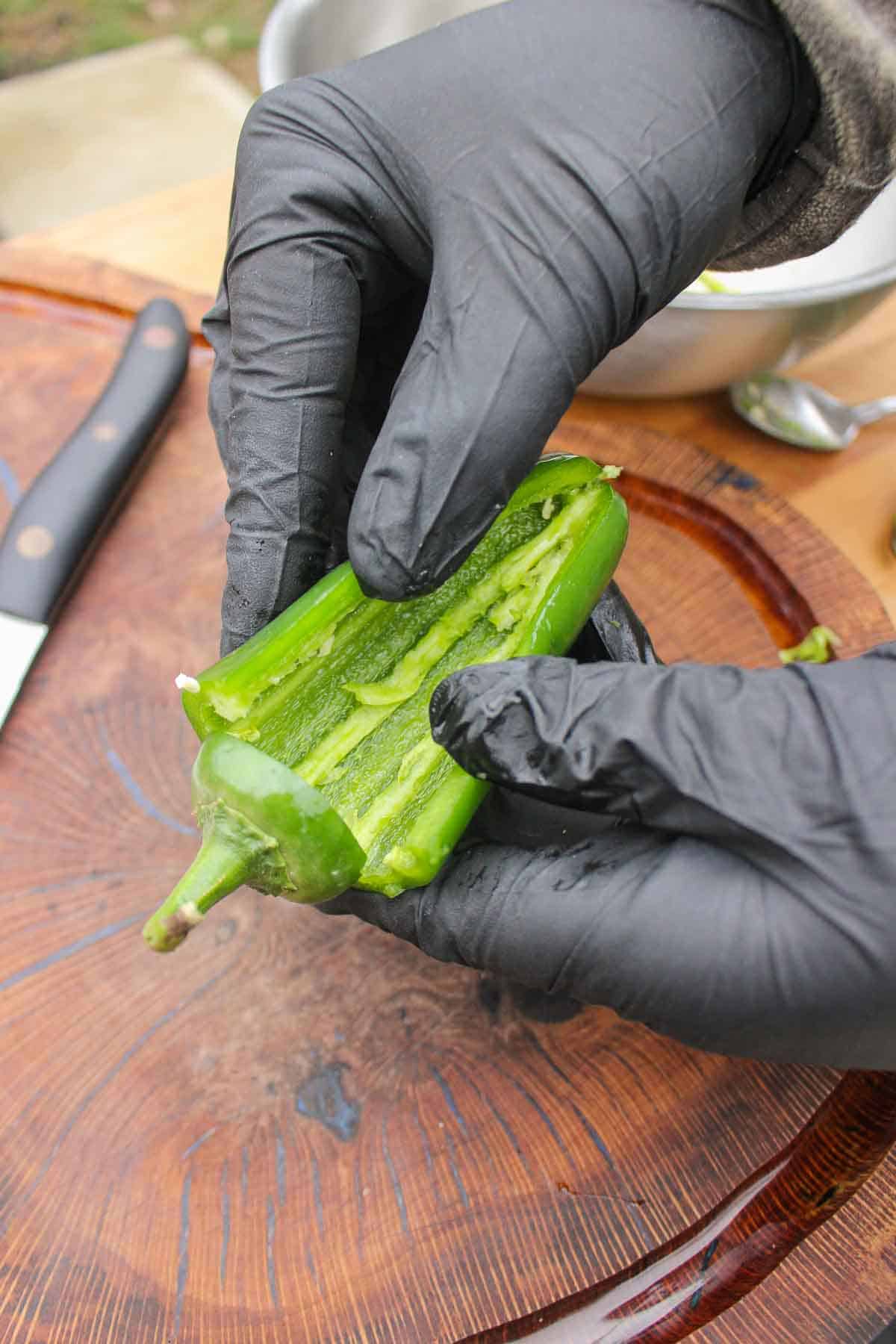 Showing the T slice in a jalapeño.