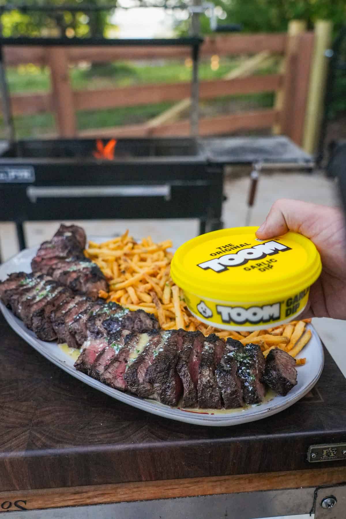 Toom is the perfect ingredient for this fries and steak recipe.